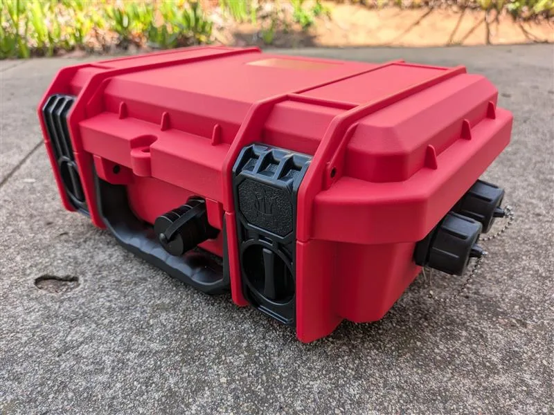 Dragon kit, red rugged case closed, exterior ports
